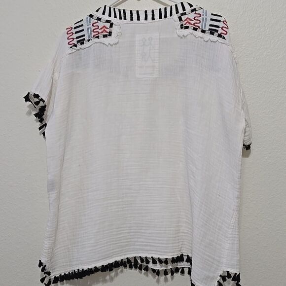 Johnny Was. Sz S. This collection is designed by Biya Ramar. Beautiful - Picture 4 of 7